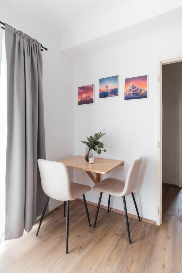 Days - Sunny - View Appartamento Praga